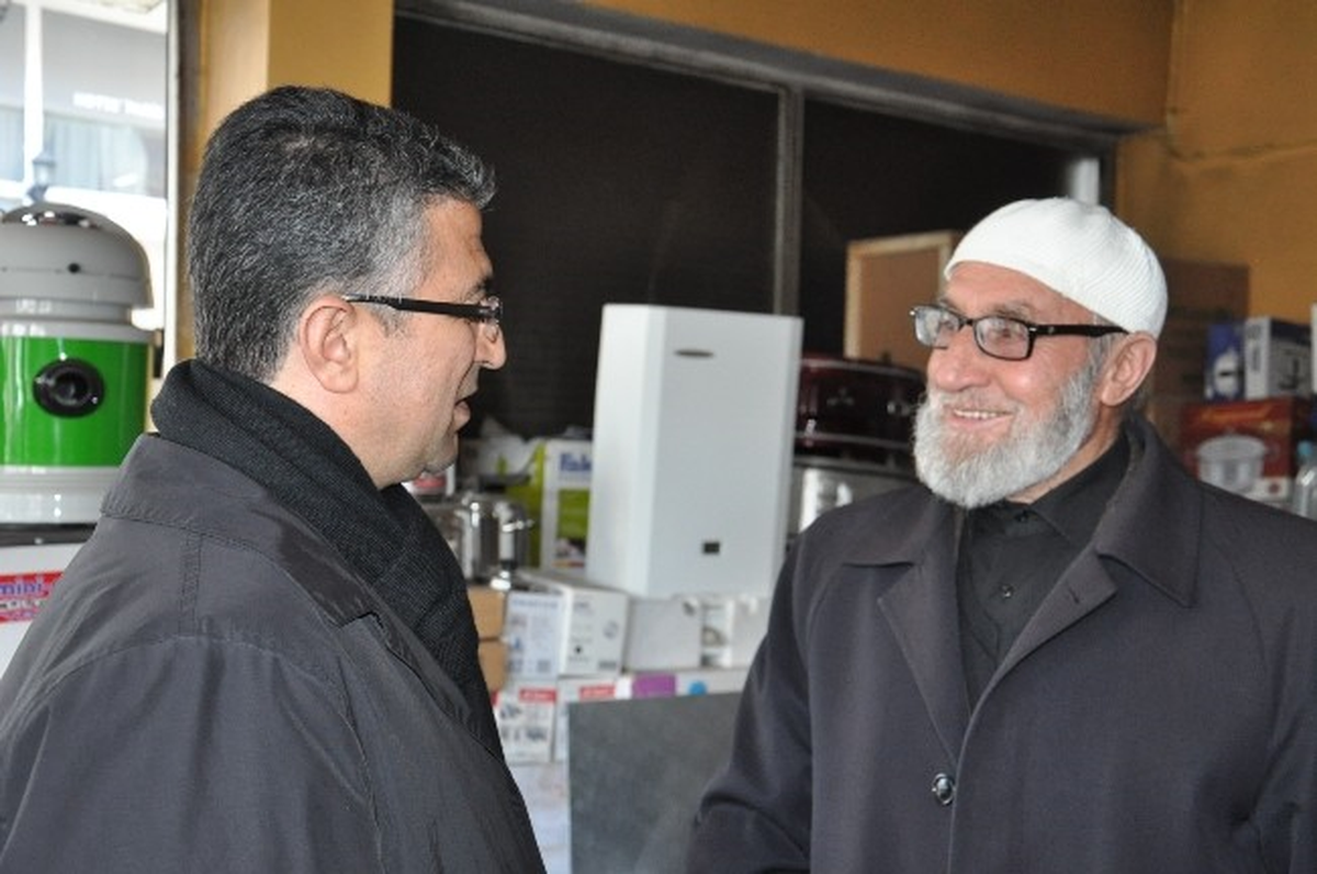 MHP Erzurum Büyükşehir Belediye Başkan Adayı Prof. Dr. Kamil Aydın, Esnafı Dinledi