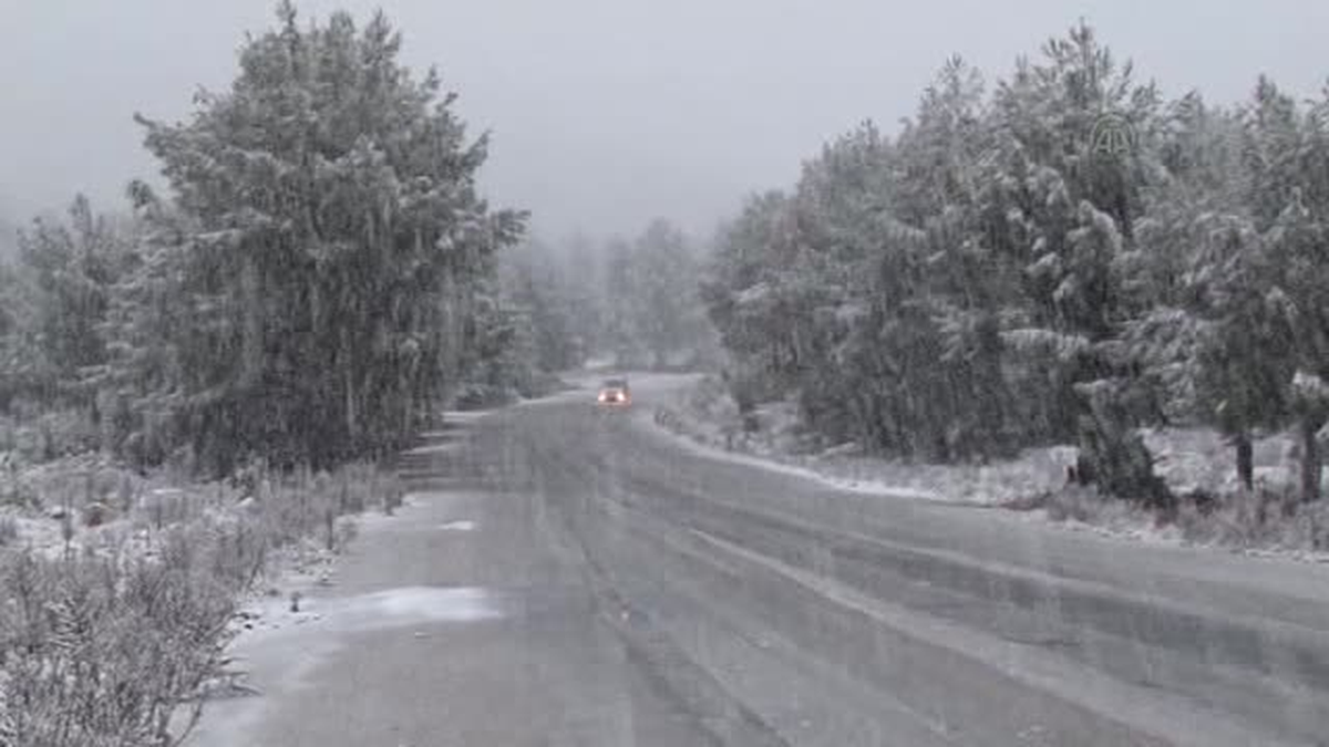 Muğla\'nın Yüksek Kesimlerine Kar Yağdı