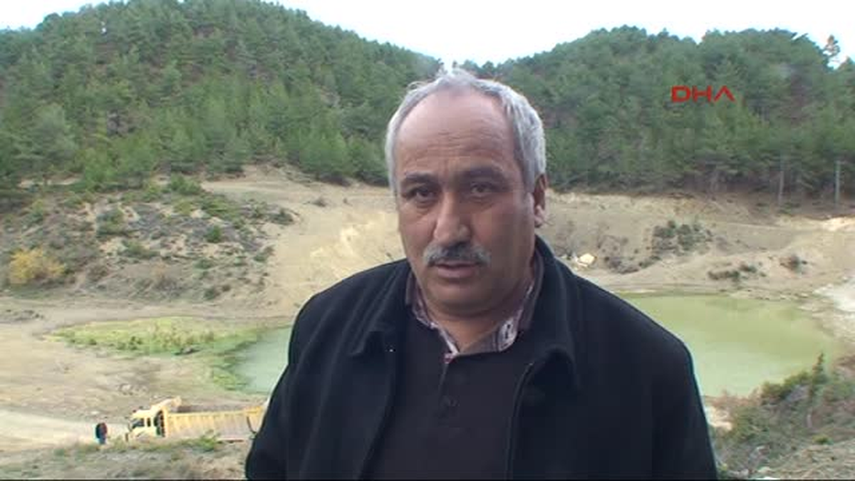 Özel İdarenin İhaleyle Yaptırttığı Gölet Bir Türlü Su Tutmuyor