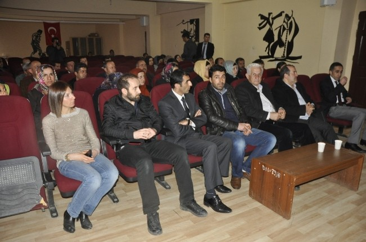 Şemdinli\'de Madde Bağımlılığı Semineri Düzenlendi