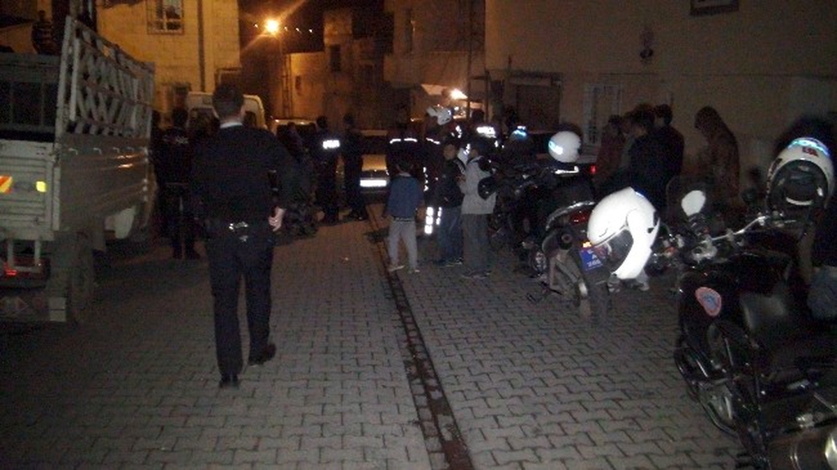 Sopalı Kavganın Büyümesini Polis Önledi