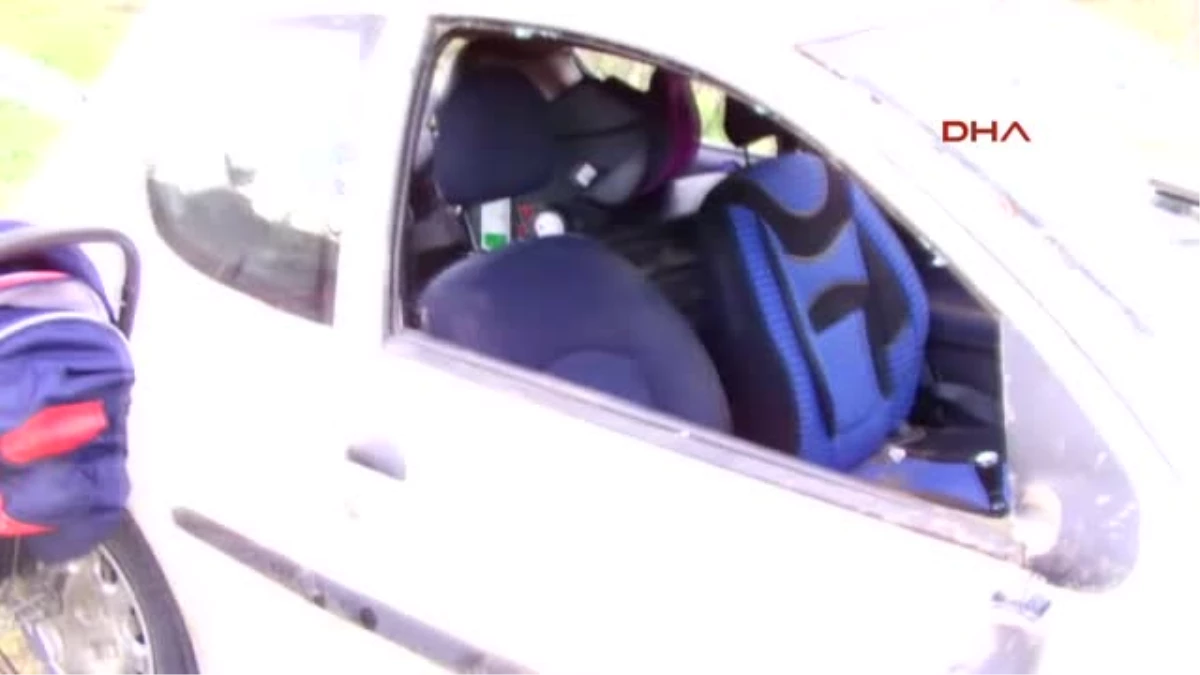 Takla Atan Otomobilde Anne Baba Kurtuldu, 5 Aylık Çocukları Ağır Yaralandı