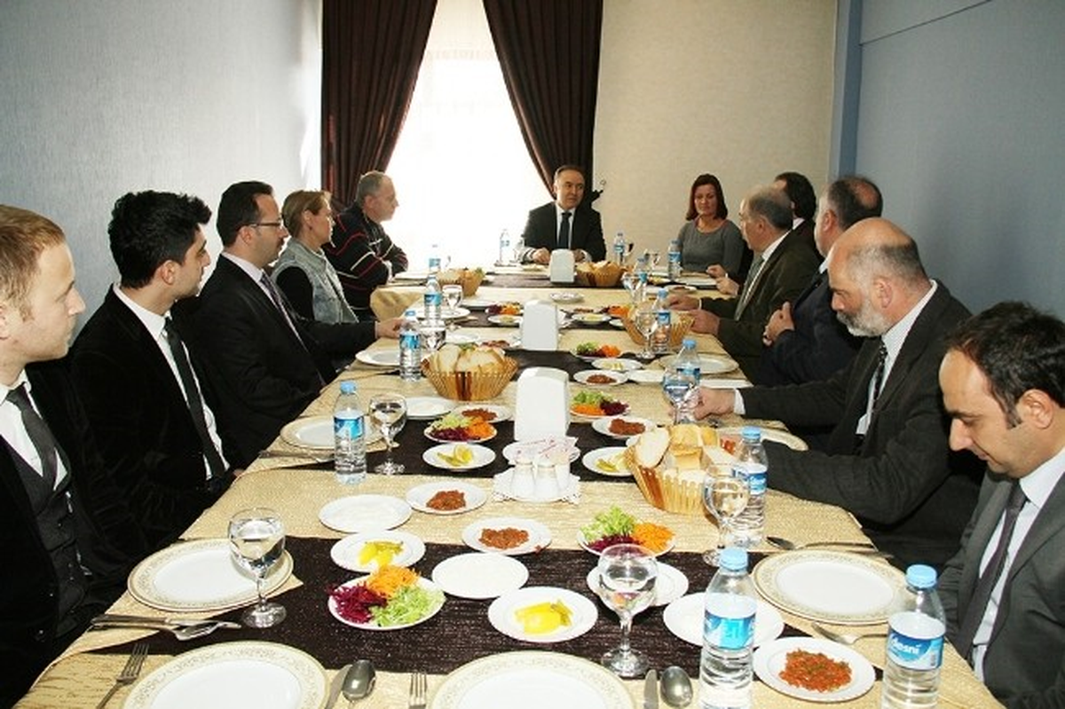 Erzurum Valisi Altıparmak EYOF Yetkilileri İle Buluştu