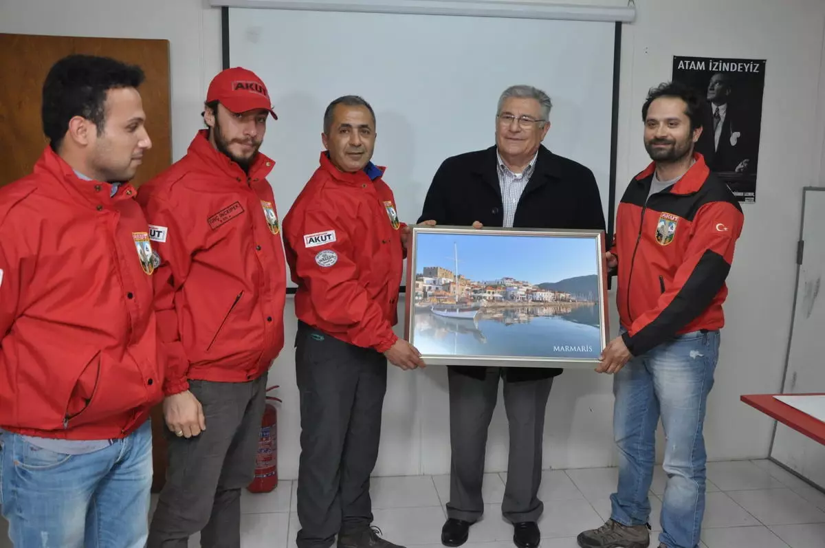 AK Parti Marmaris Adayı Tugay\'dan AKUT\'a Ziyaret