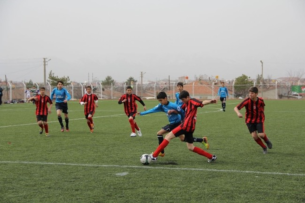 Yıldız Kız ve Erkekler Futbol Müsabakaları Başladı