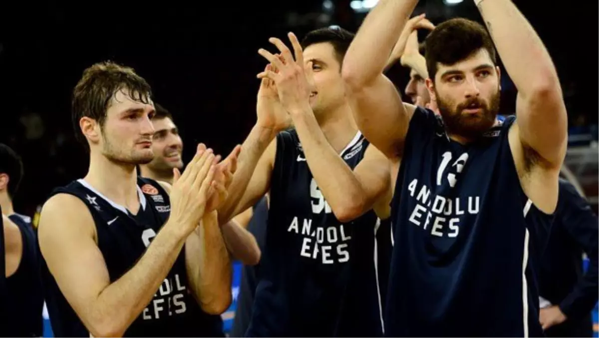 Anadolu Efes, İspanya Deplasmanında