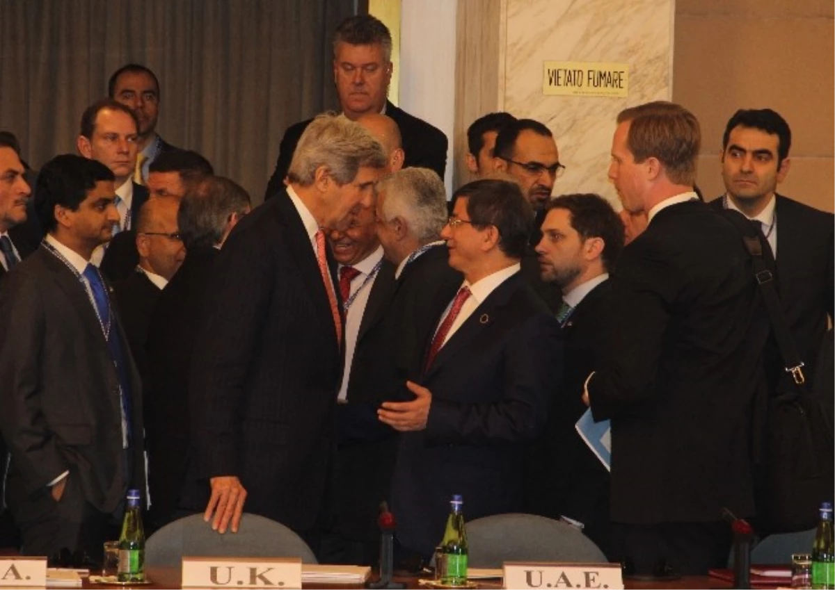 Bakan Davutoğlu, Roma\'da Kerry ile Görüştü