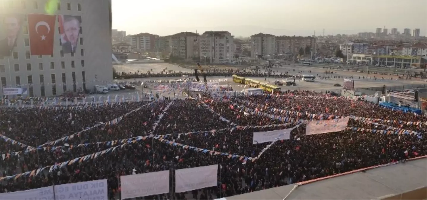 Başbakan Malatya\'da Vatandaşlara Hitap Ediyor