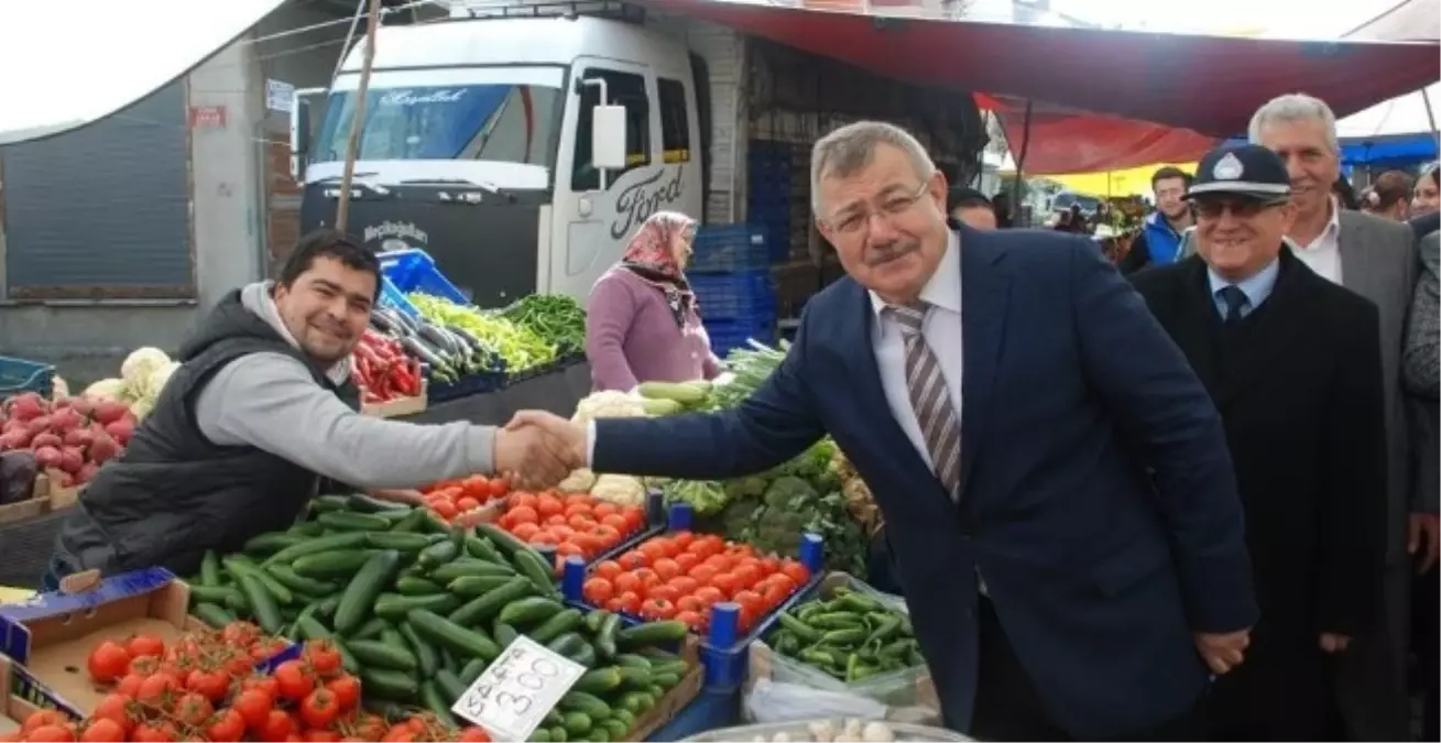 Başkan Gülşen\'den Pazar Esnafına Ziyaret