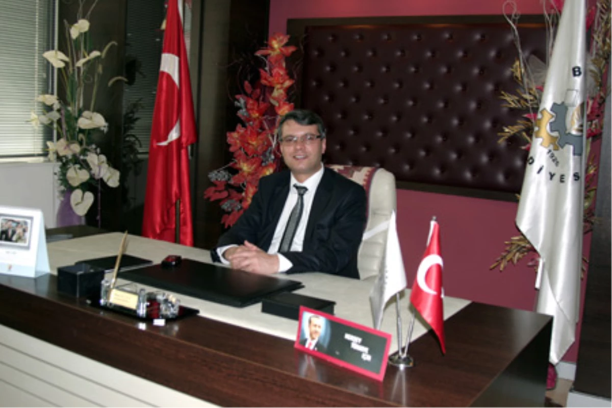 Bucak\'ta Eski Belediye Başkanlarına Plaket Verildi
