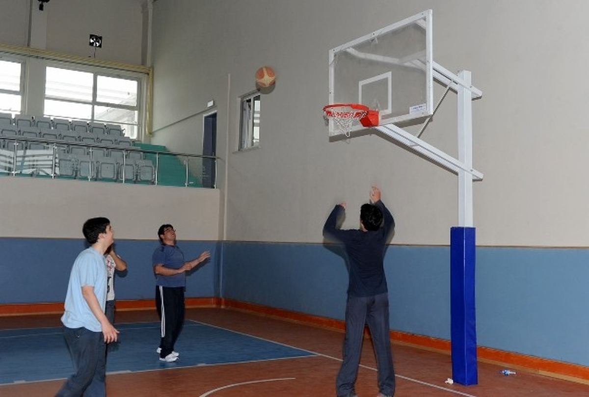 Büyükşehir Belediyesi\'nden 10 Okula Spor Salonu