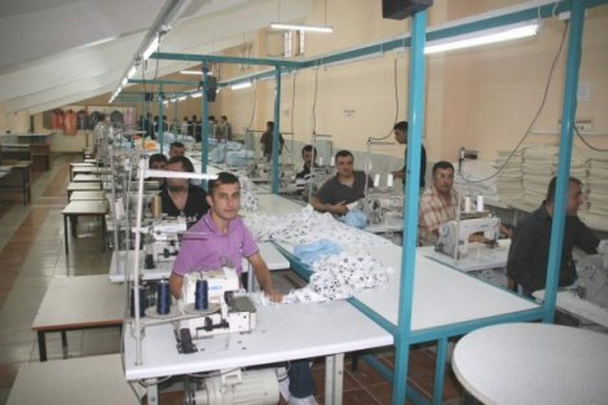 Cezaevlerinin Nevresim Takımları Bolu\'daki Mahkumlardan