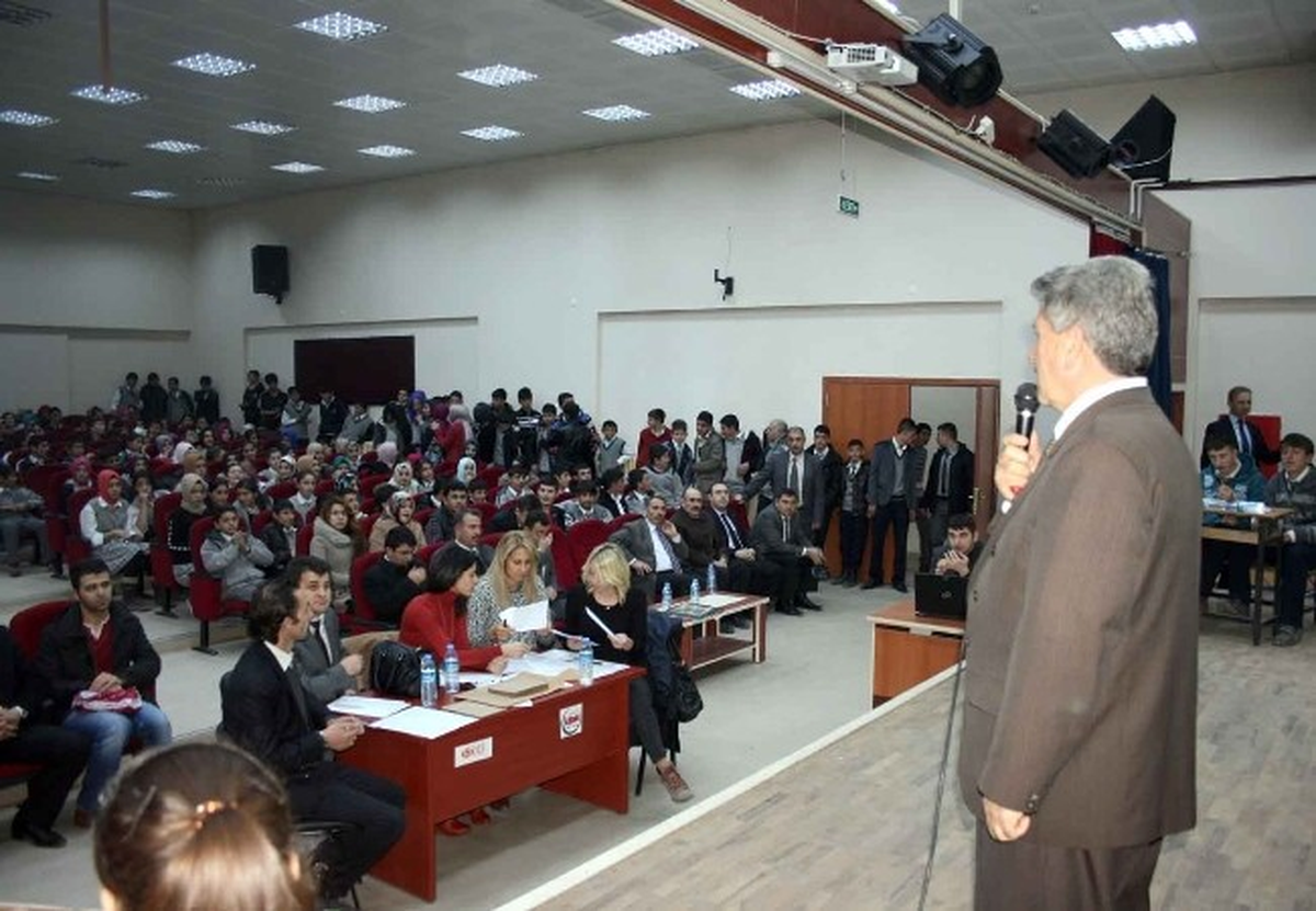 Erzurum\'un Pasinler İlçesinde Liseler Arası Bilgi Yarışması Düzenlendi