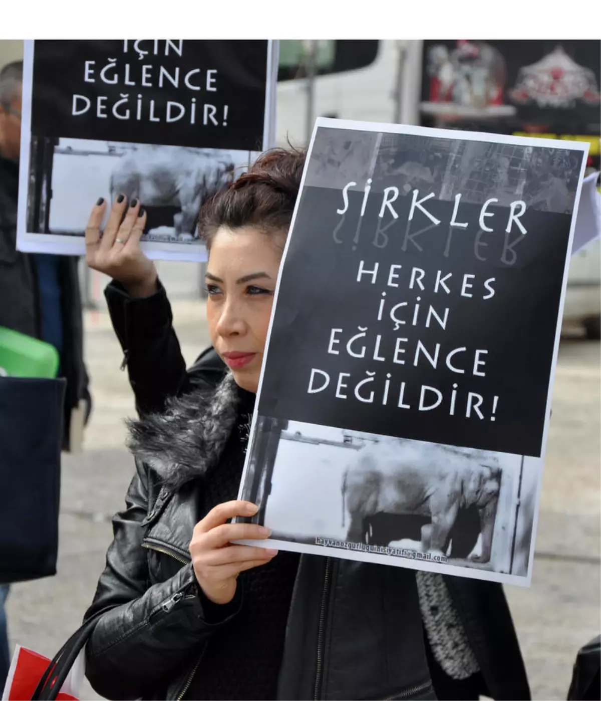 Eskişehir\'de "Hayvanlı Sirk" Protestosu