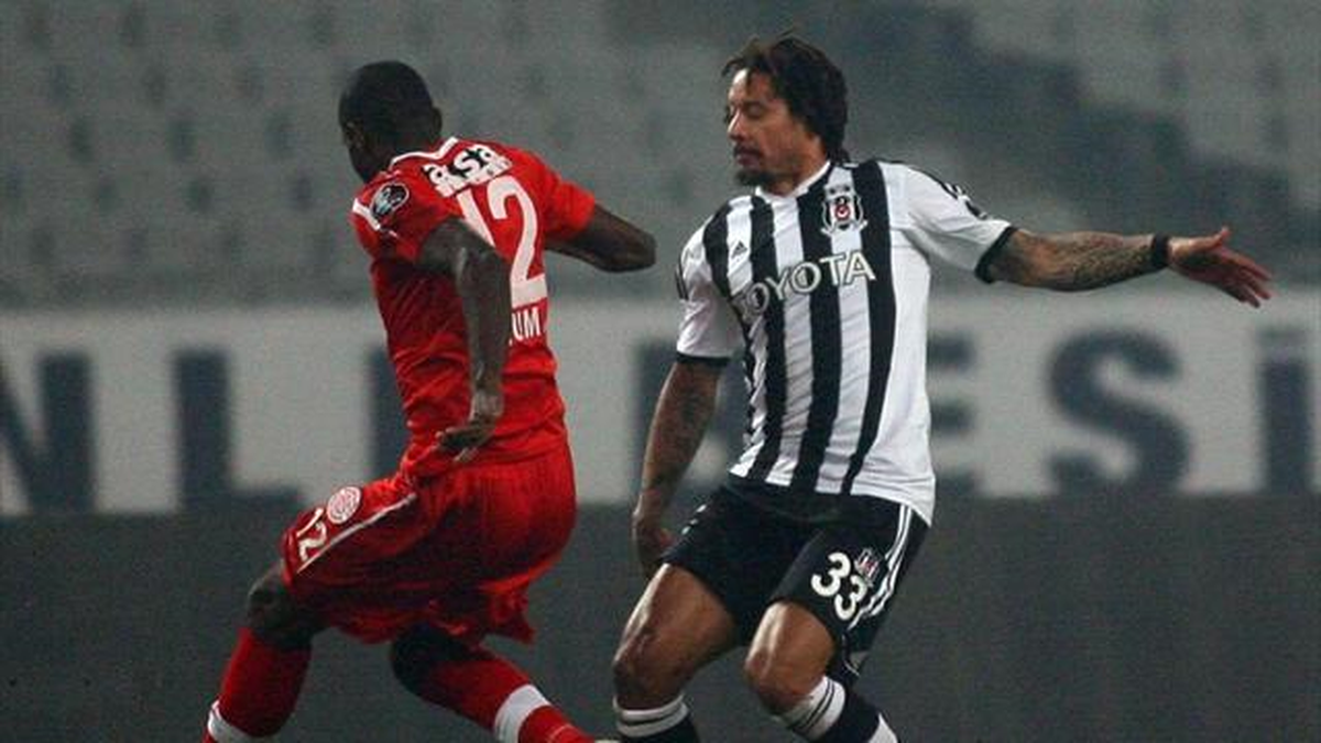 Jermaine Jones\'a Özel Madde!