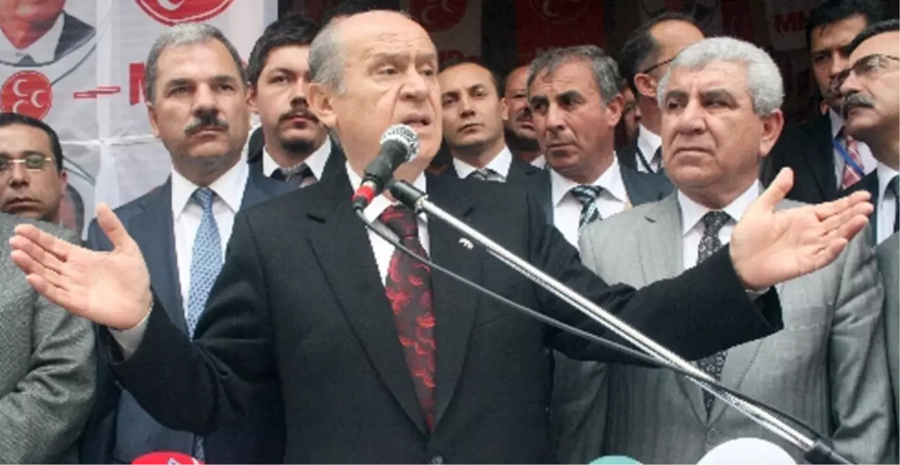 Keşan\'da Bahçeli İçin \'Türkistan\'a Hoş Geldiniz\' Afişi