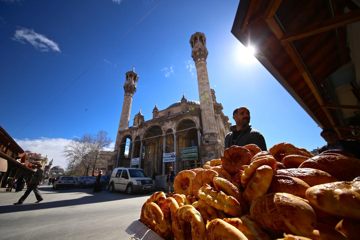 Konya\'nın Barok Camisi "Aziziye" İbadete Açılıyor