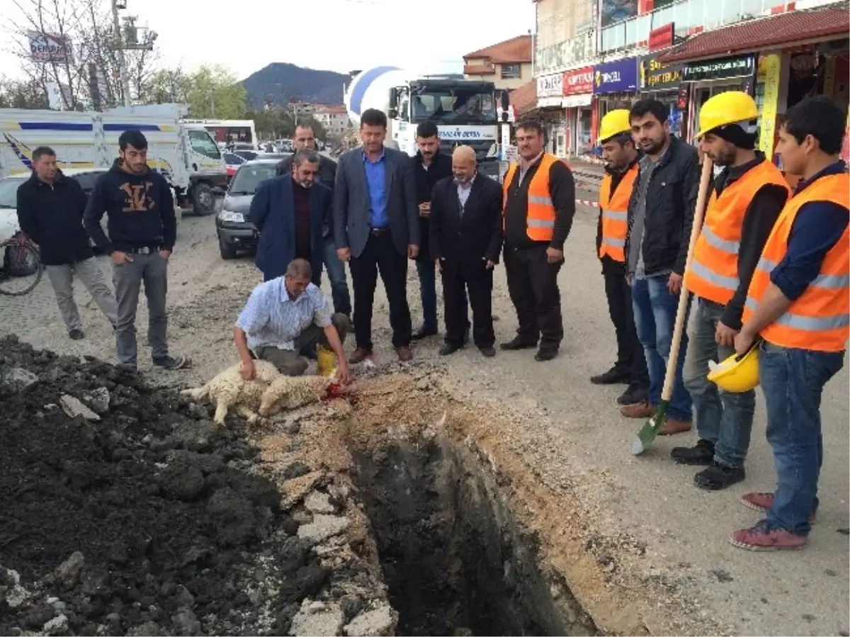 Kuzuluk Beldesinde Kanalizasyon Çalışmaları Başladı