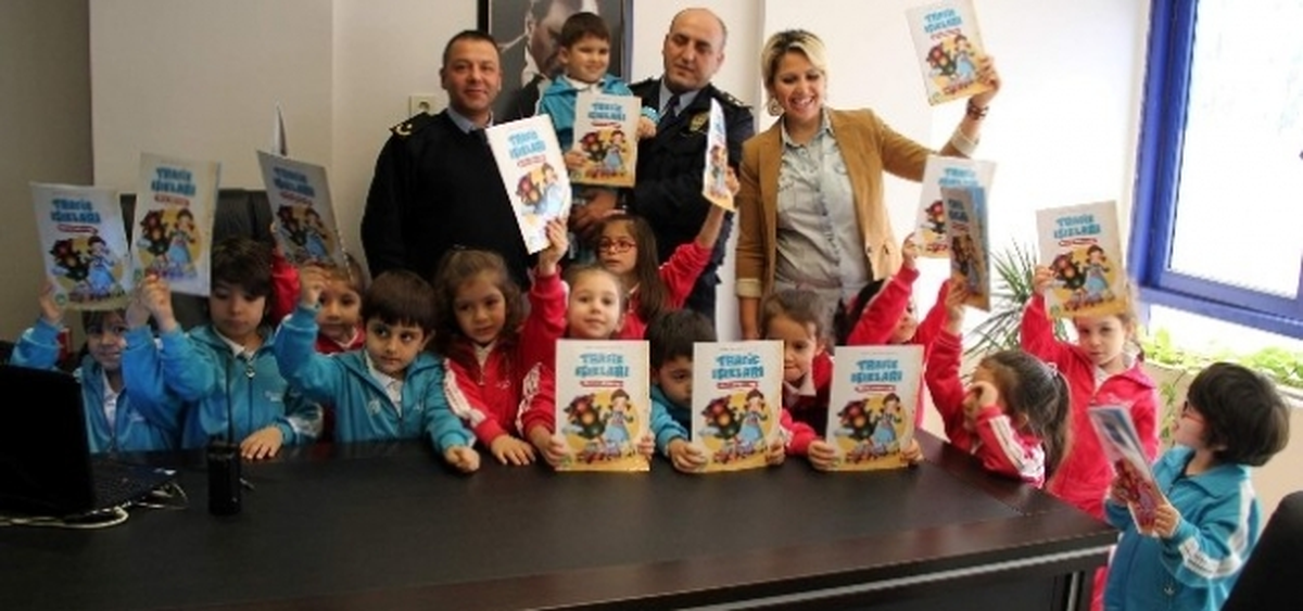 Minik Öğrencilerden Konyaaltı İlçe Emniyetine Ziyaret