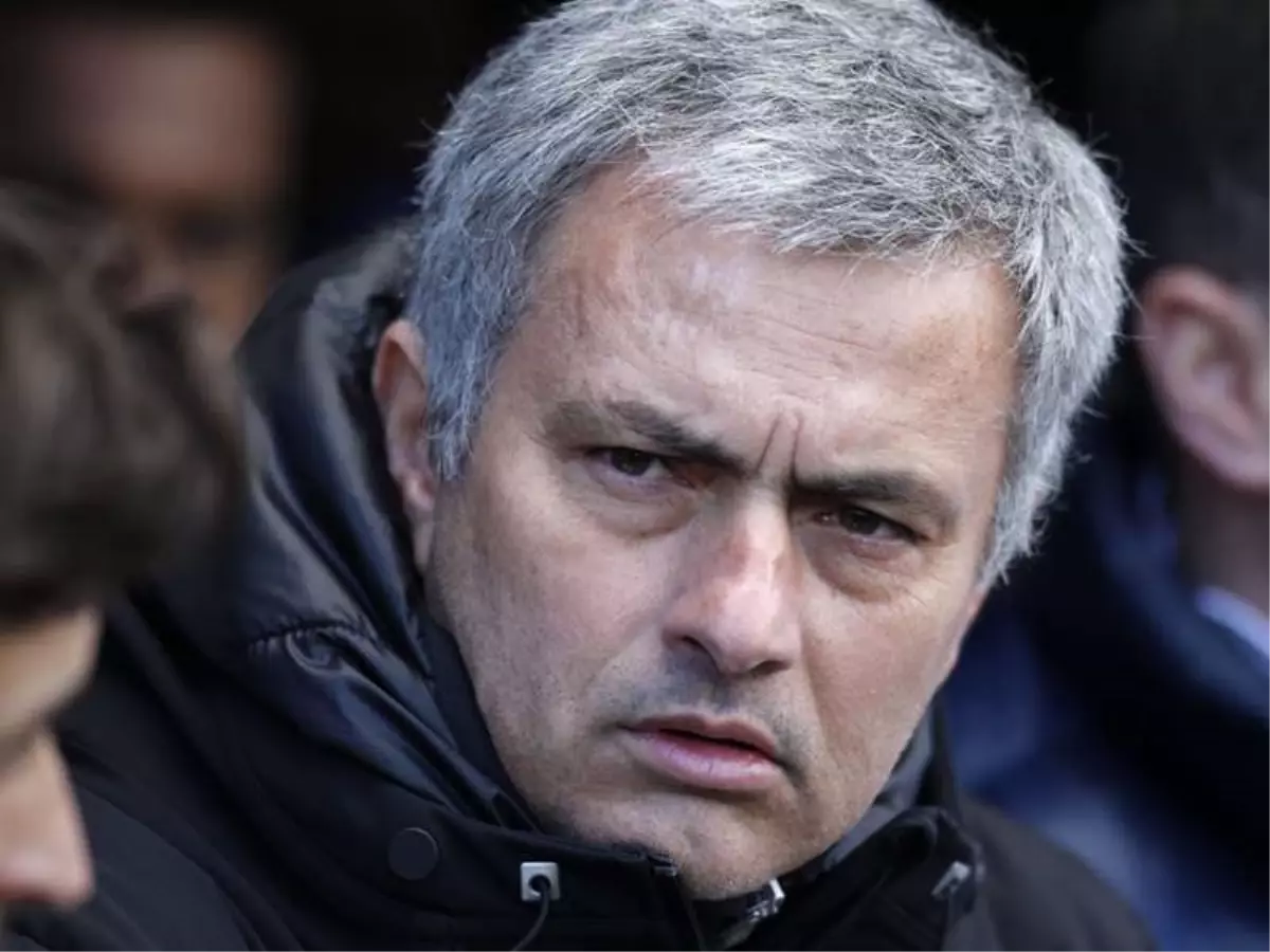 Mourinho: Aynanın Önünde Kuyruk Oluyordu