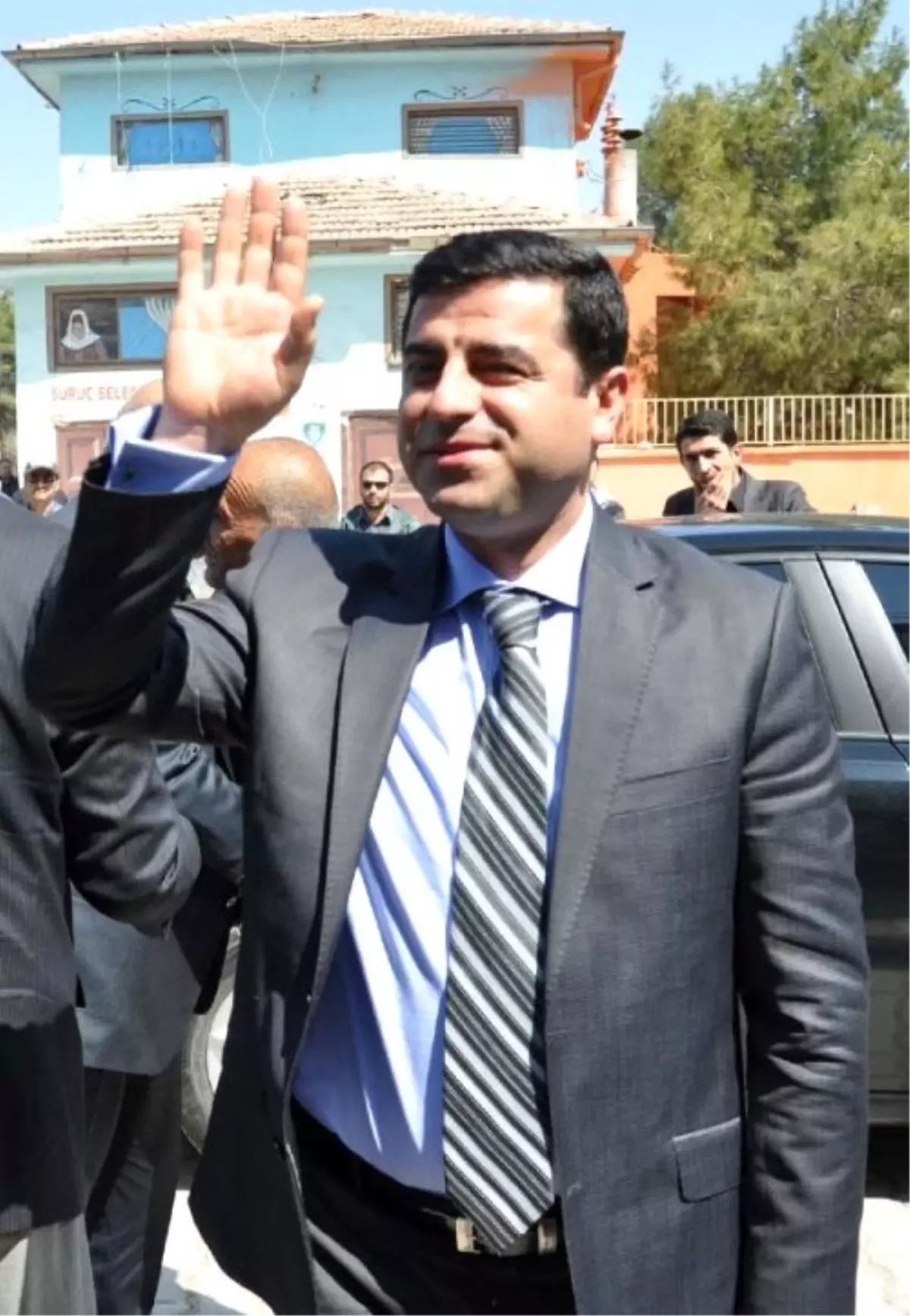 Demirtaş: Bu Halk Onları Tükürüğünde Boğar