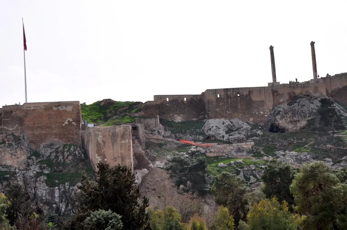 Tarihi Urfa Kalesi\'ndeki Çökme