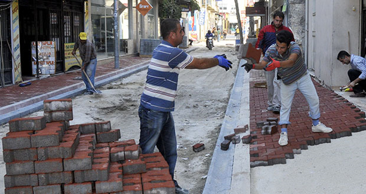 Uludere Belediyesi, Yol Çalışmalarına Başladı