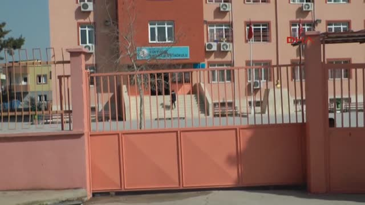 Yengesini Sokak Ortasında Bıçaklayarak Öldürdü