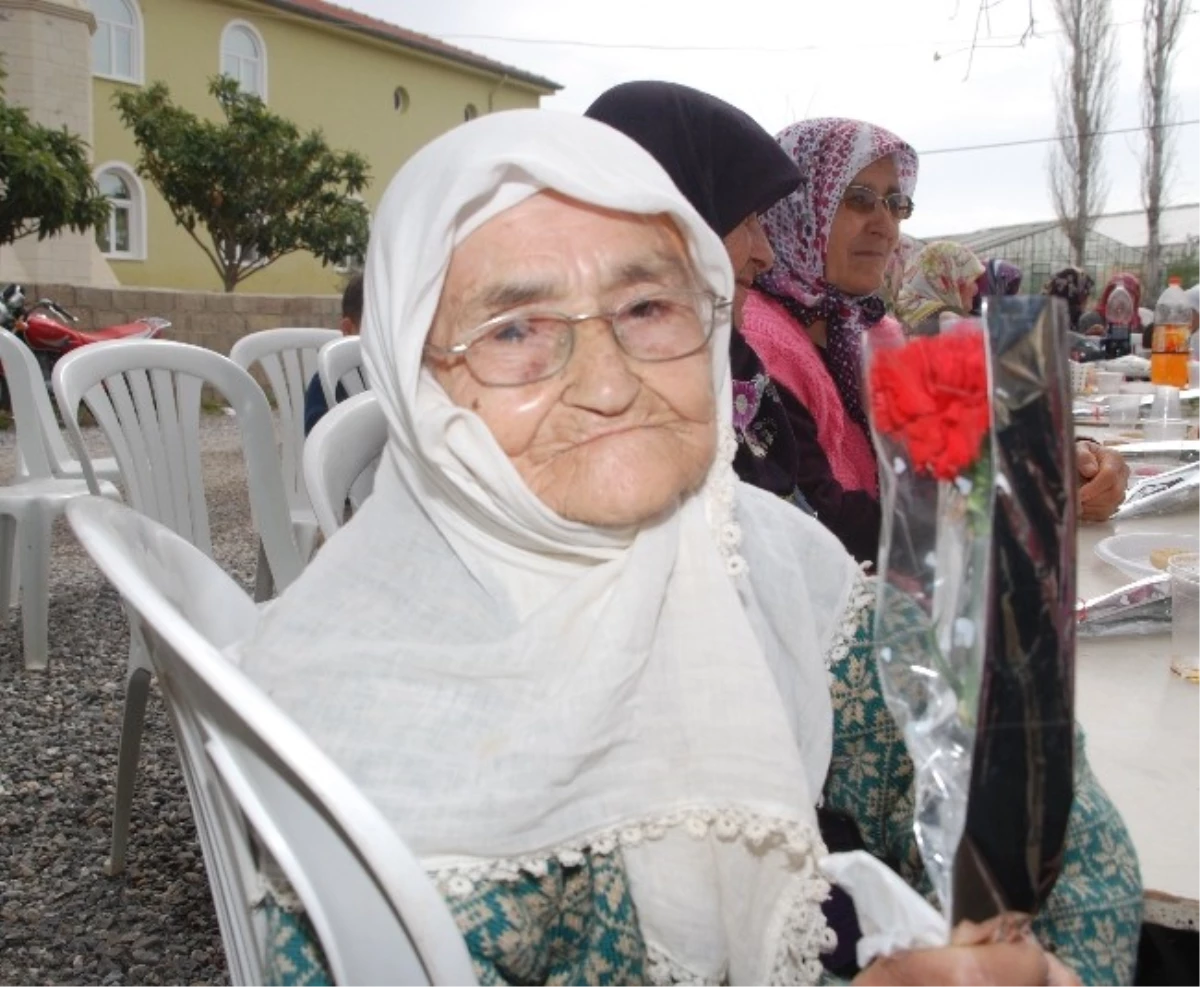 102 Yaşındaki Ümmü Nineden Kadınlara Tavsiye