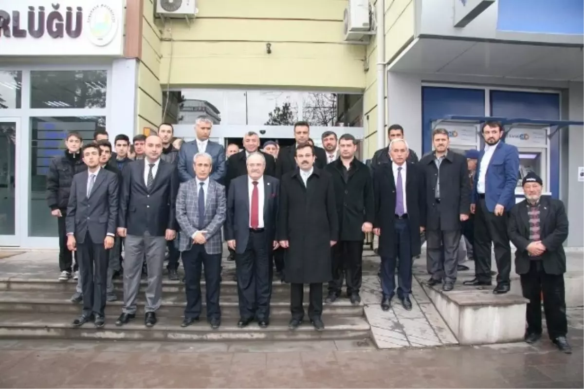 AK Parti Çorum Milletvekili ve TBMM İdare Amiri Salim Uslu;