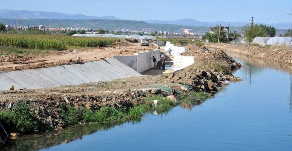 Antalya\'da Bunalıma Giren 4 Çocuk Annesi Kadın İntihar Etti