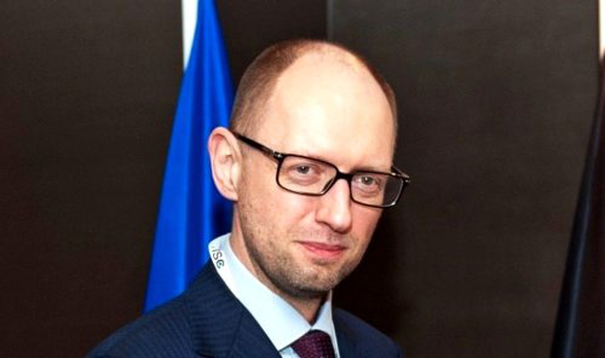 Ukrayna Başbakanı Yatsenyuk\'un Uçağında Bomba Alarmı