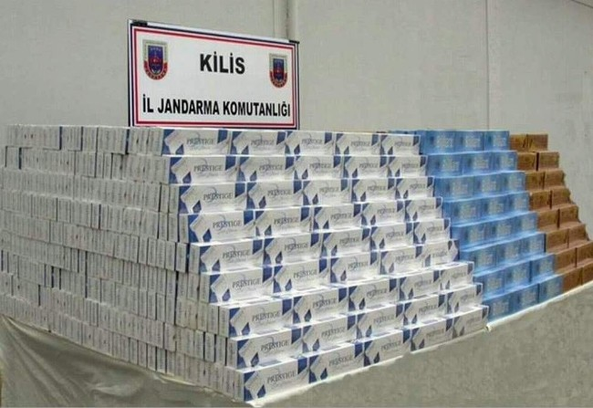 Kilis\'te 28 Pasaport ile 7 Bin Paket Sigara Ele Geçirildi