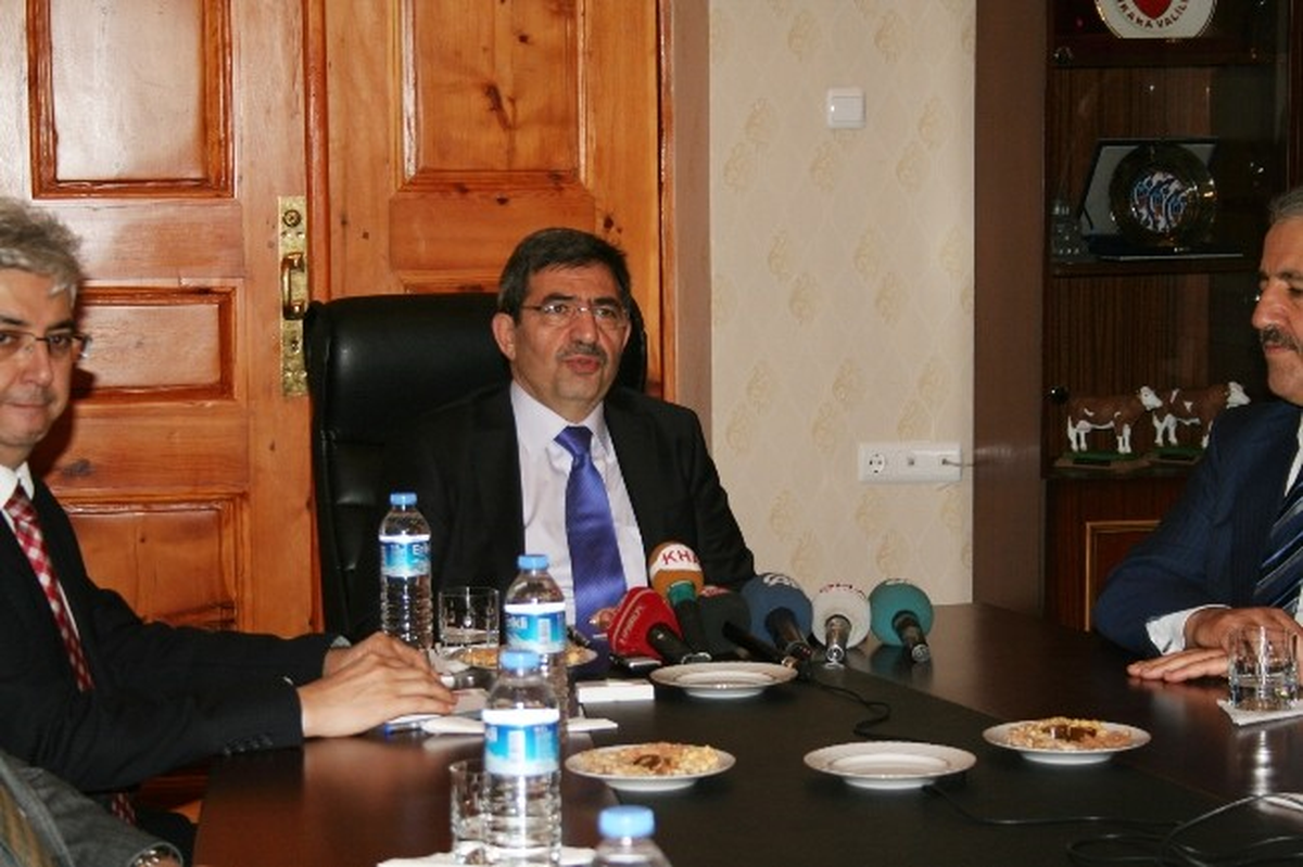 Bakan İdris Güllüce, Başbuğ\'un Tahliyesini Değerlendirdi