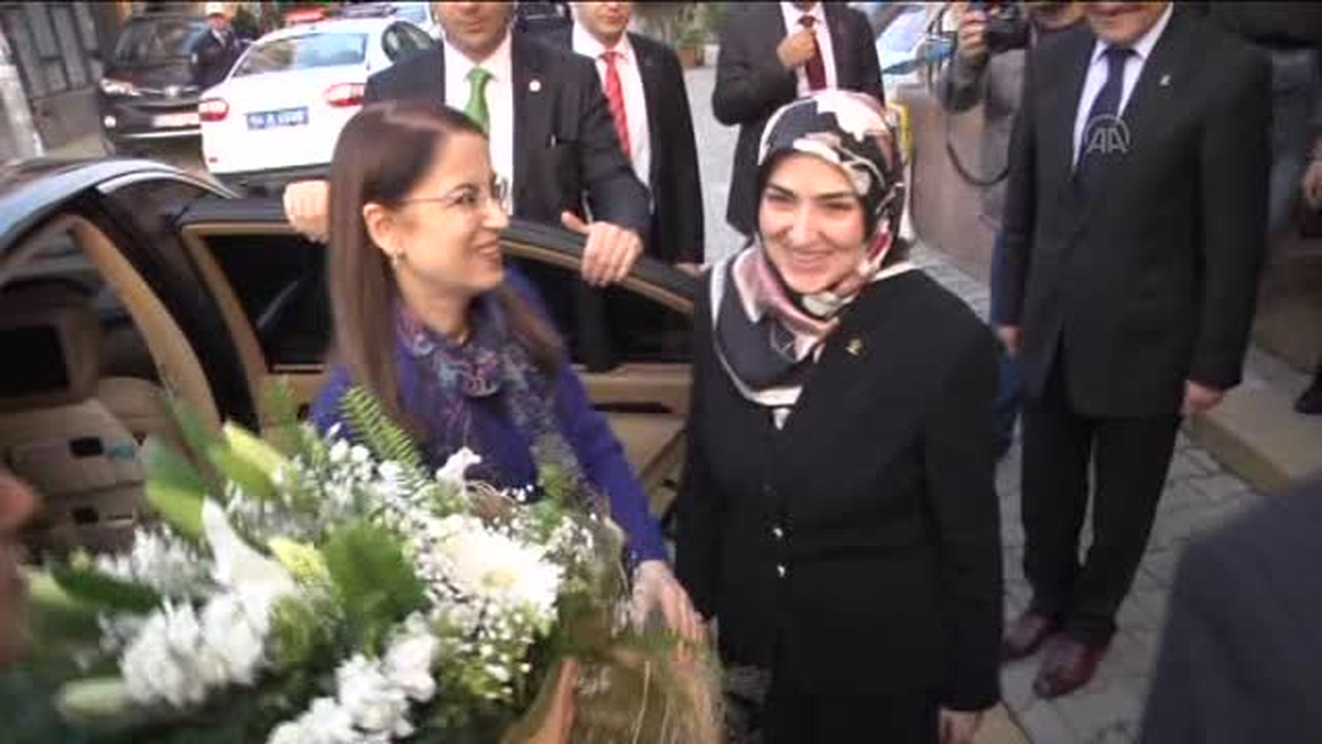 "Haberlerde Kes Yapıştır Kasetleri Seyrettiriyorlar\'\'