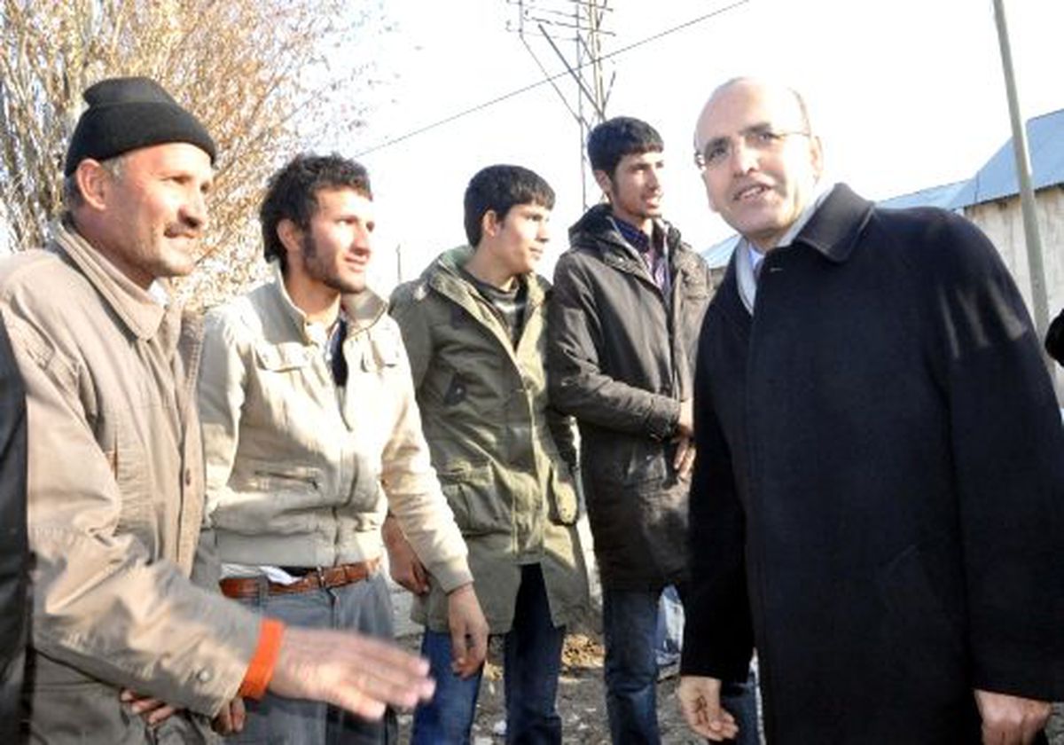 Bakan Şimşek, Esnaf Gezisinde Kürtçe Sohbetler Yaptı