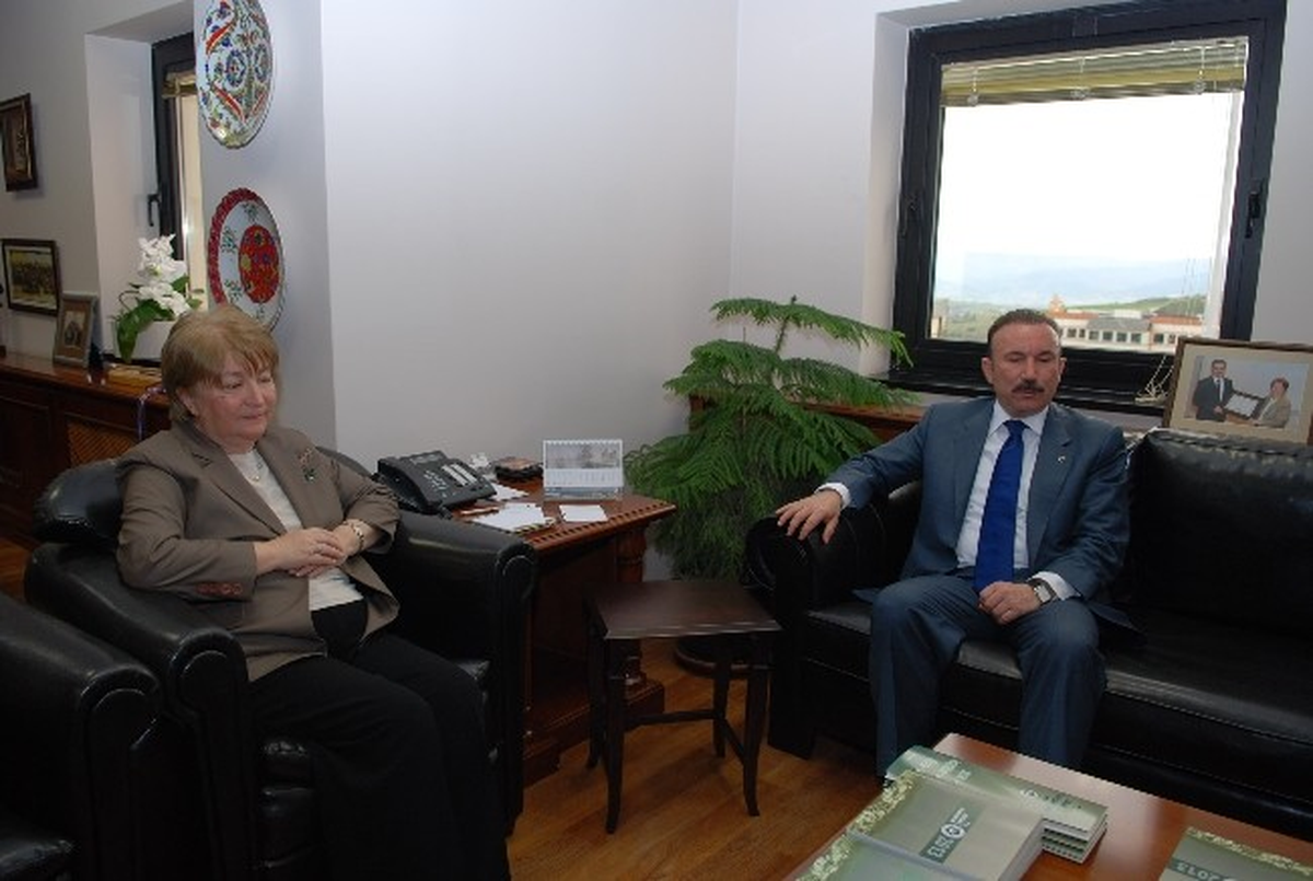Başkan Doğan Rektör Komsuoğlu\'nu Ziyaret Etti