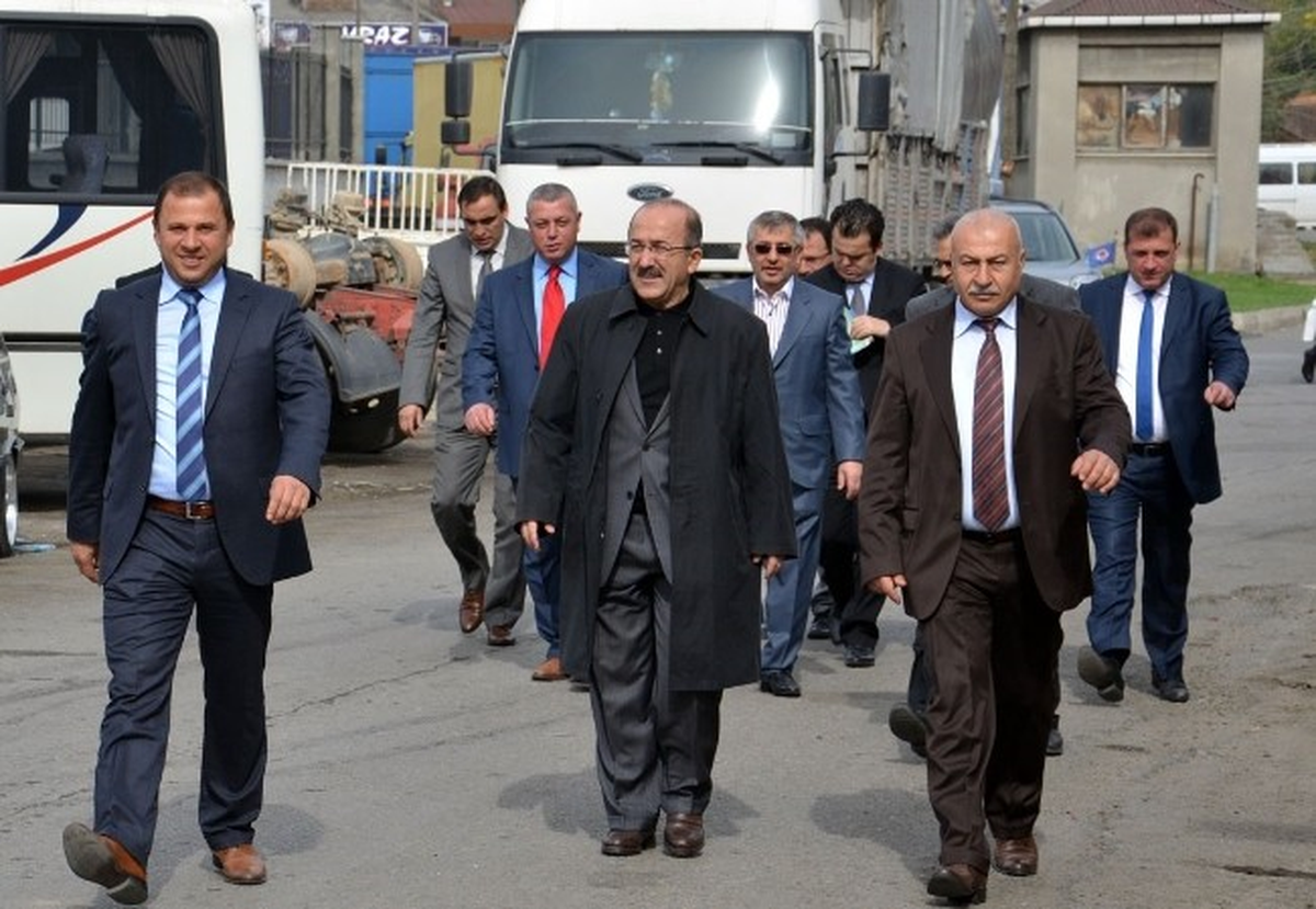 Başkan Gümrükçüoğlu Fatih Sanayi Sitesi\'ni Gezdi