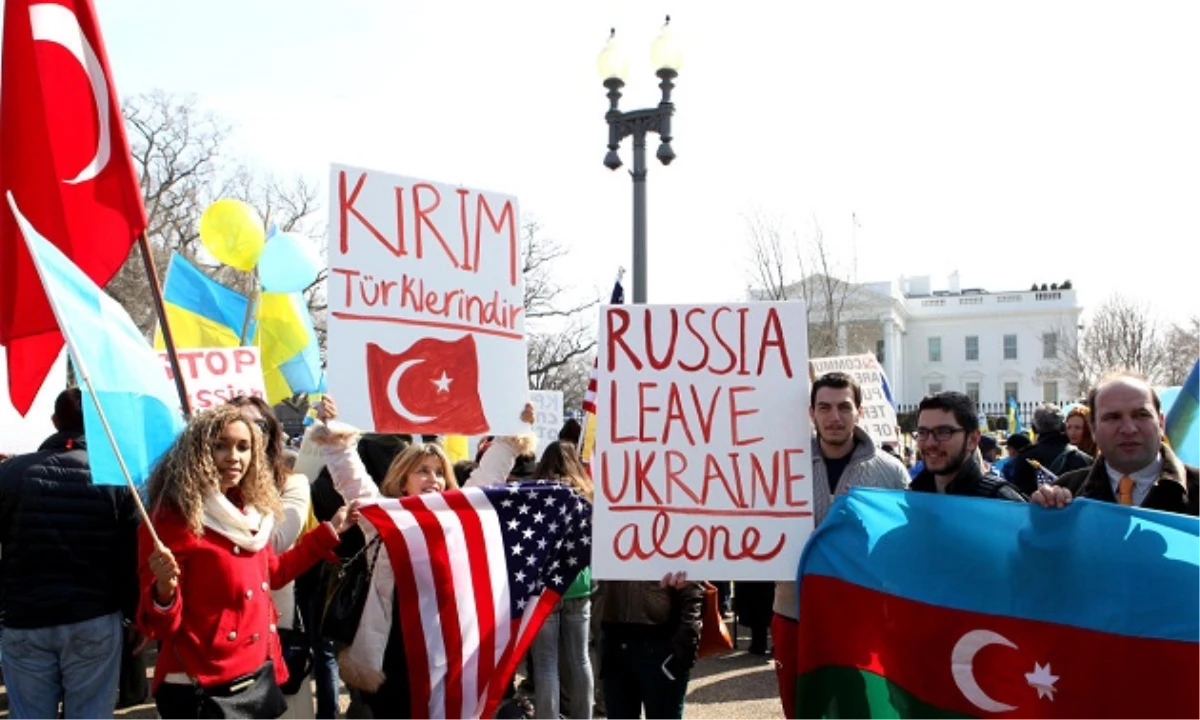 Beyaz Saray önünde Rusya\'nın Ukrayna politikası protesto edildi