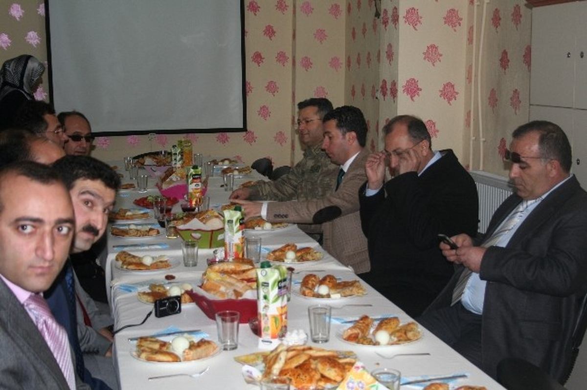Bulanık\'ta Kurum Amirlerine Kahvaltı