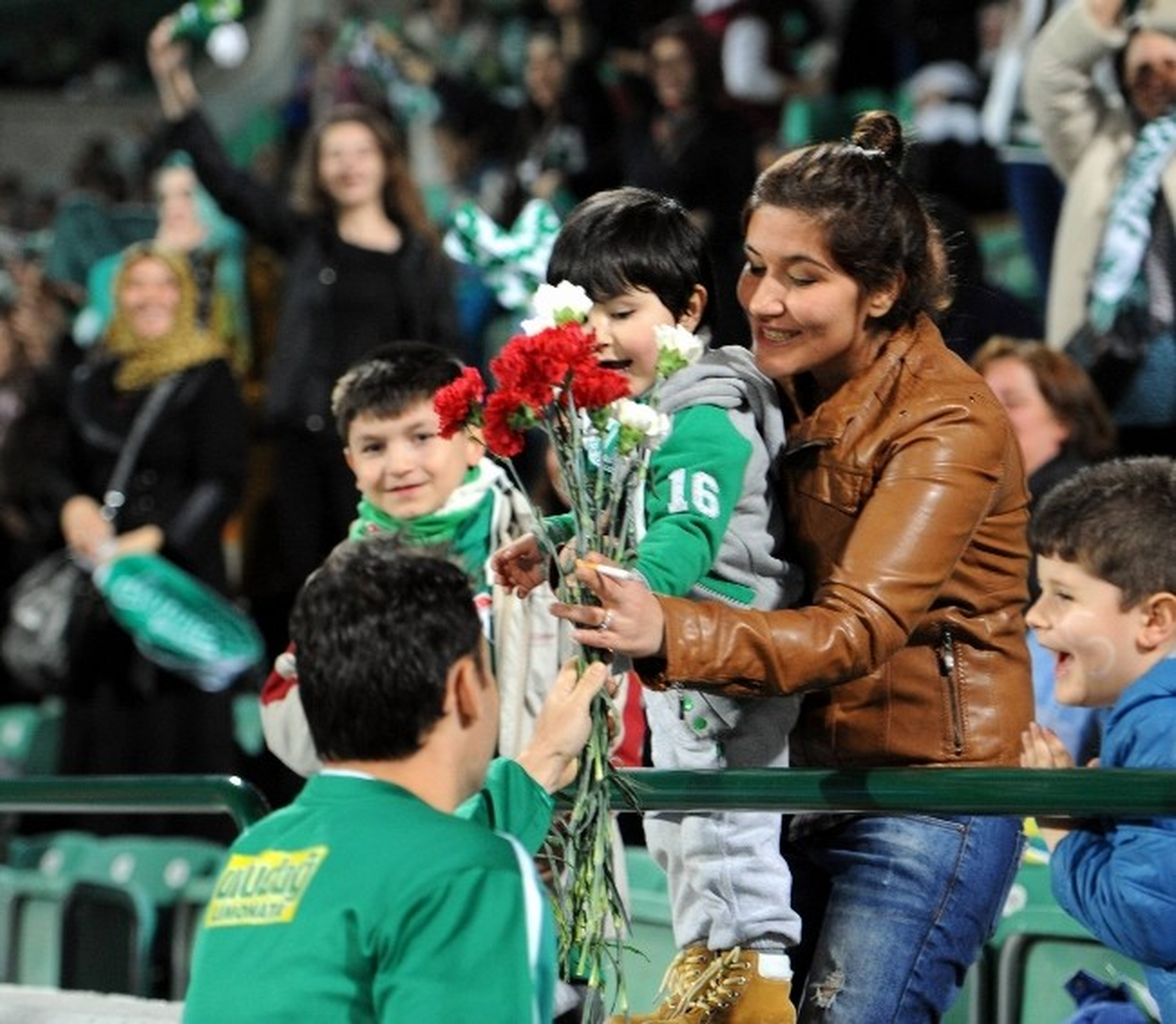 Bursaspor Bayan Taraftarları Önünde 3 Puan Hedefliyor