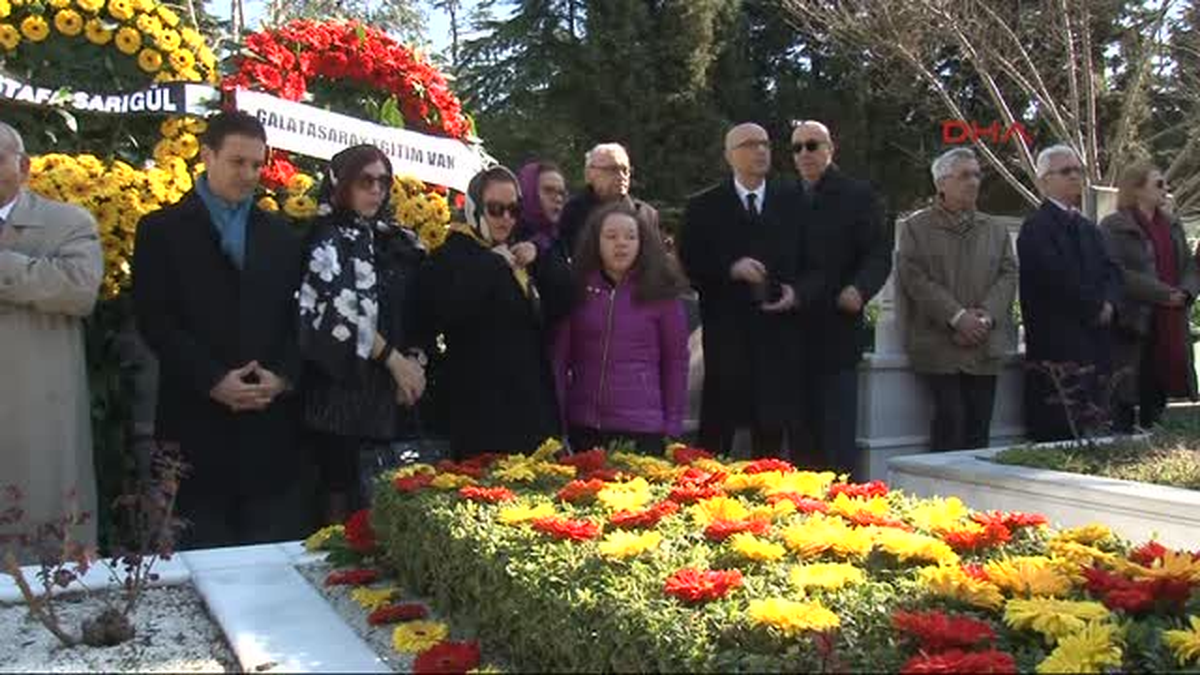 Çetin Emeç Mezarı Başında Anıldı