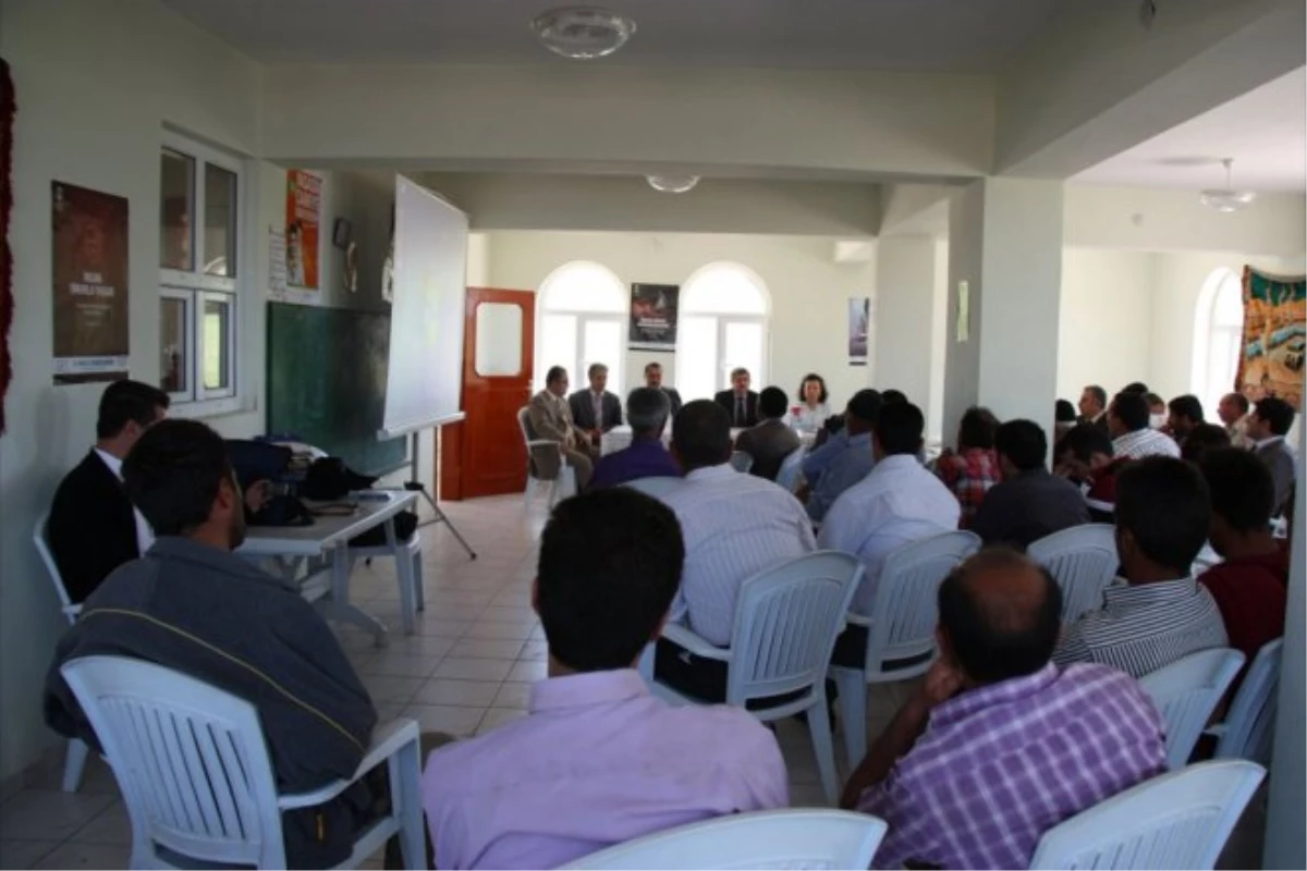 Elazığ\'da Çiftçi Eğitim Toplantısı Düzenlendi
