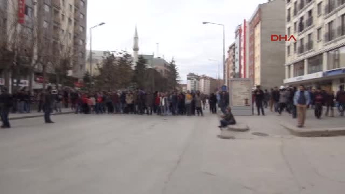 Eskişehir\'de Başbakan\'ı Protesto Yürüyüşü: 100\'den Fazla Gözaltı Var" Haberine Ek
