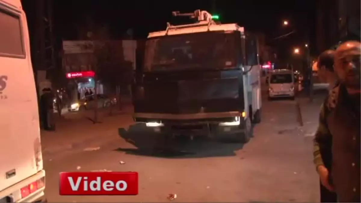 Gaziantep\'te Polise Taşlı Saldırı