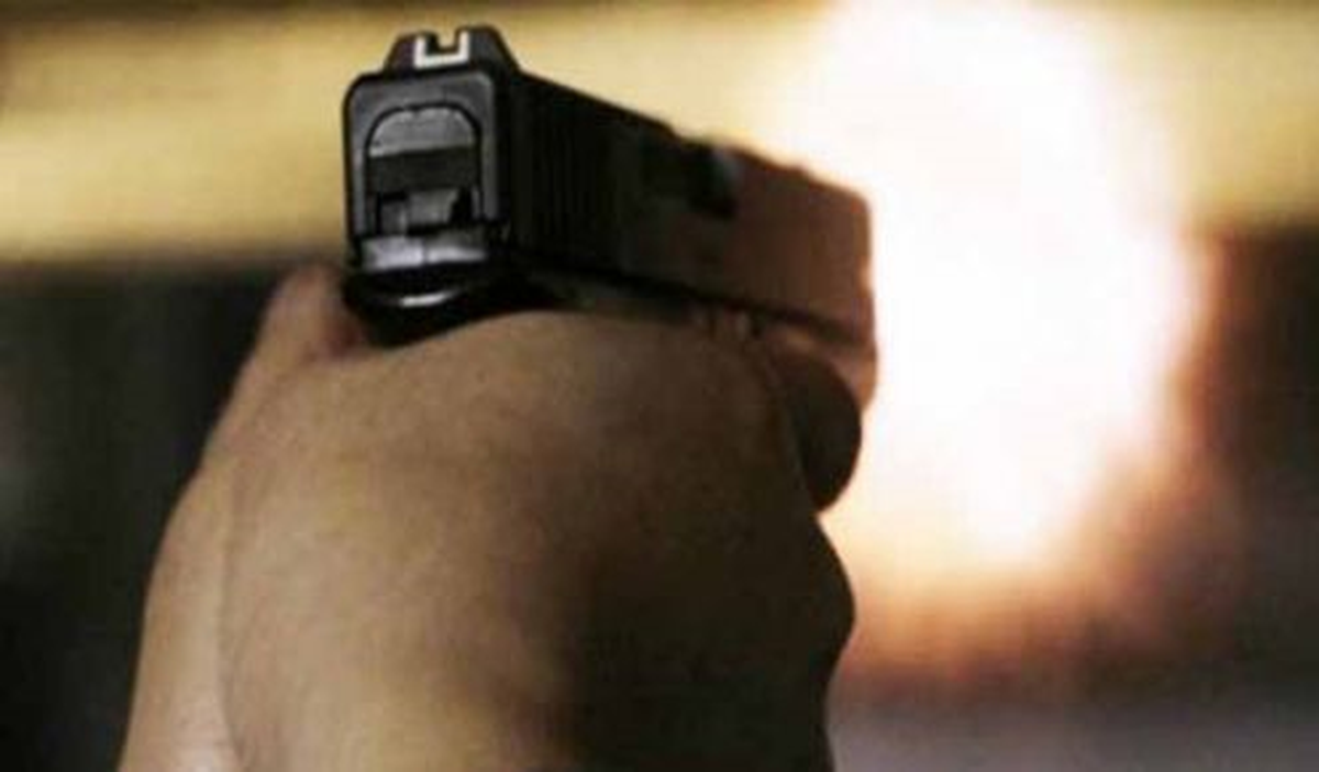 Halk Otobüsüne Seyir Halindeyken Ateş Edildi: 2 Yaralı