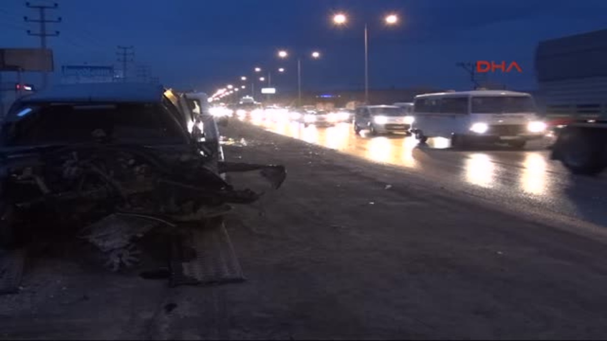 İnegöl\'de 2 Ayrı Trafik Kazası: 1 Ölü, 5 Yaralı