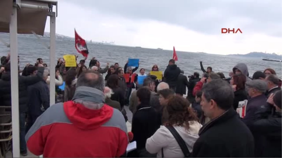 İşçi Partililer ABD Savaş Gemisini Protesto Etti