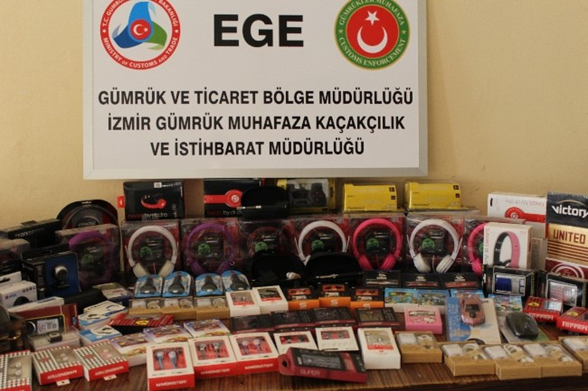 İzmir Gümrük Muhafaza Ekipleri Hız Kesmiyor