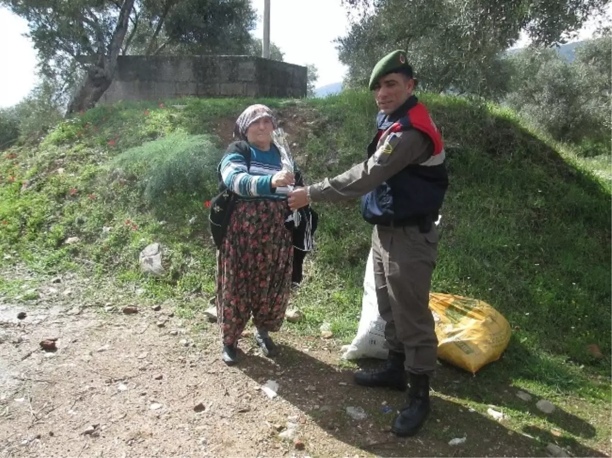 Jandarma Günlerini Hatırlamayan Kadınları Hatırladı